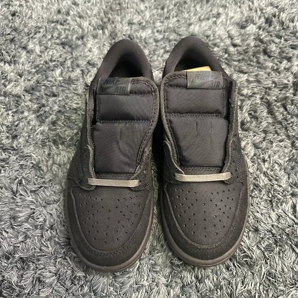 Athletic_Shoes